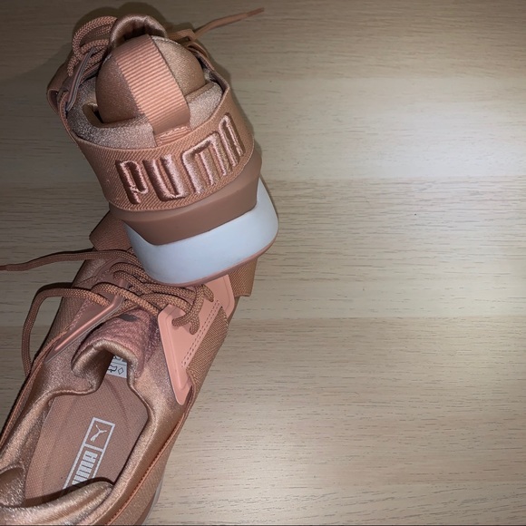 PUMA satin pink shoes. Size 8 - Picture 3 of 4